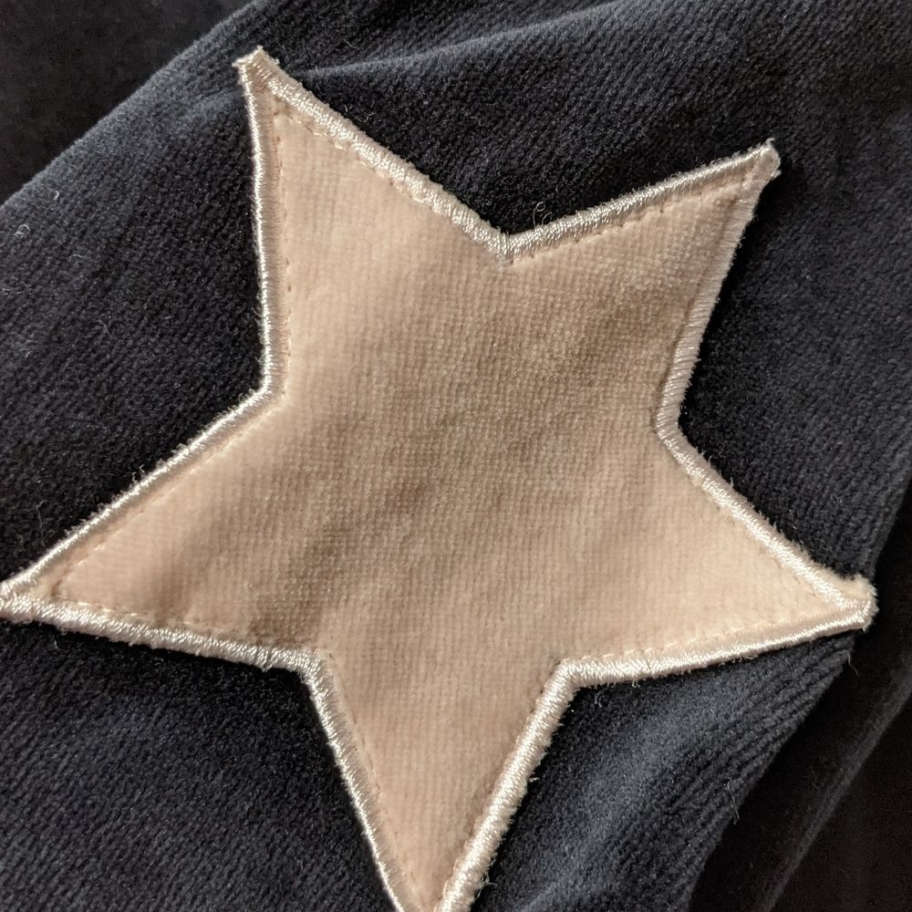 NWT C&C CALIFORNIA Cut Out Cold Shoulder Star Velour Pullover M - Picture 7 of 9